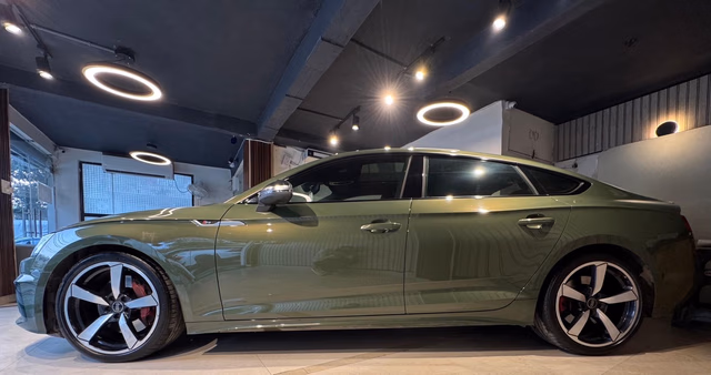 Audi Audi RS5 view 4