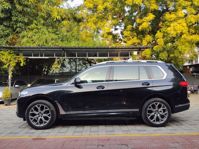 BMW BMW X7 view 4
