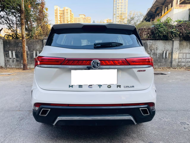 MG MG Hector Plus view 4