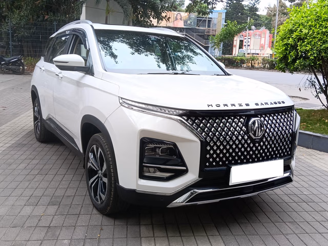 MG MG Hector view 3