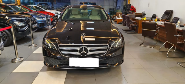 Mercedes-Benz Mercedes-Benz E-Class view 5