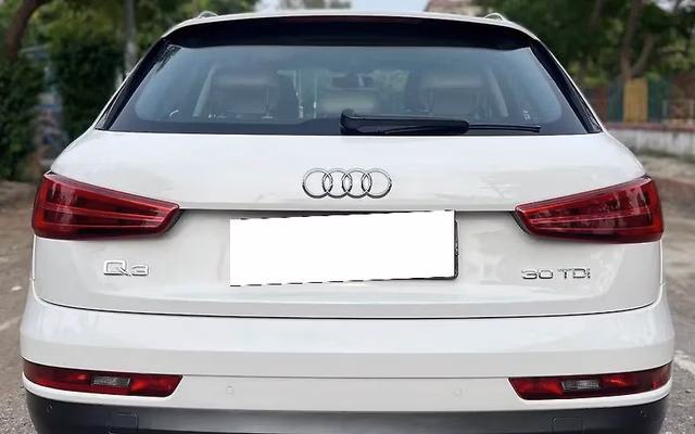 Audi Audi Q3 view 4