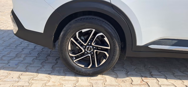 Kia Kia Carens view 5