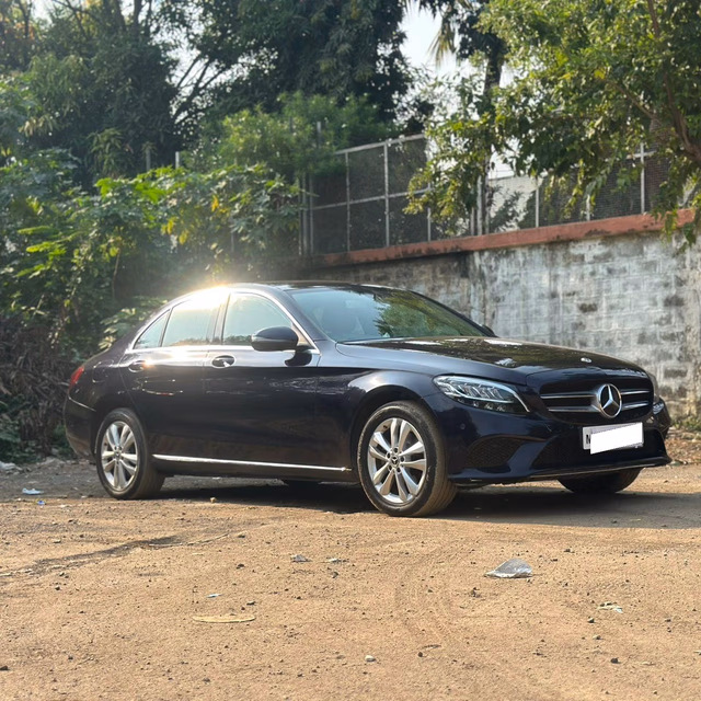 Mercedes-Benz Mercedes-Benz C-Class view 2