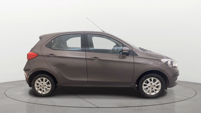 Tata Tata Tiago view 3