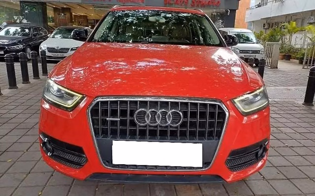 Audi Audi Q3 view 4