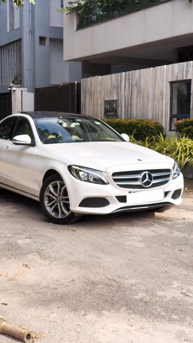 Mercedes-Benz Mercedes-Benz C-Class view 2