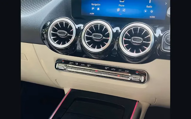 Mercedes-Benz Mercedes-Benz GLA view 5