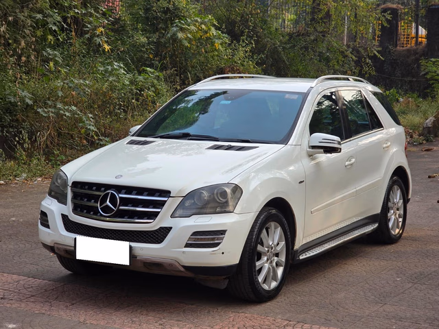 Mercedes-Benz Mercedes-Benz M-Class view 4