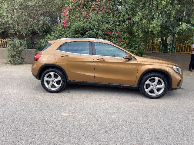 Mercedes-Benz Mercedes-Benz GLA Class view 3