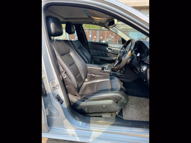 Mercedes-Benz Mercedes-Benz E-Class view 5