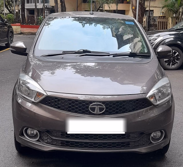 Tata Tata Tiago view 5