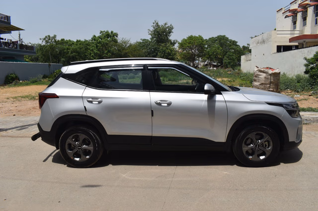 Kia Kia Seltos view 3