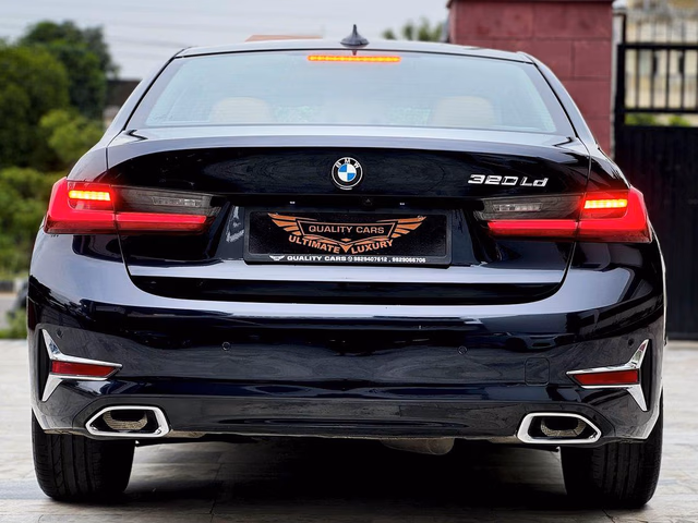 BMW BMW 3 Series view 4