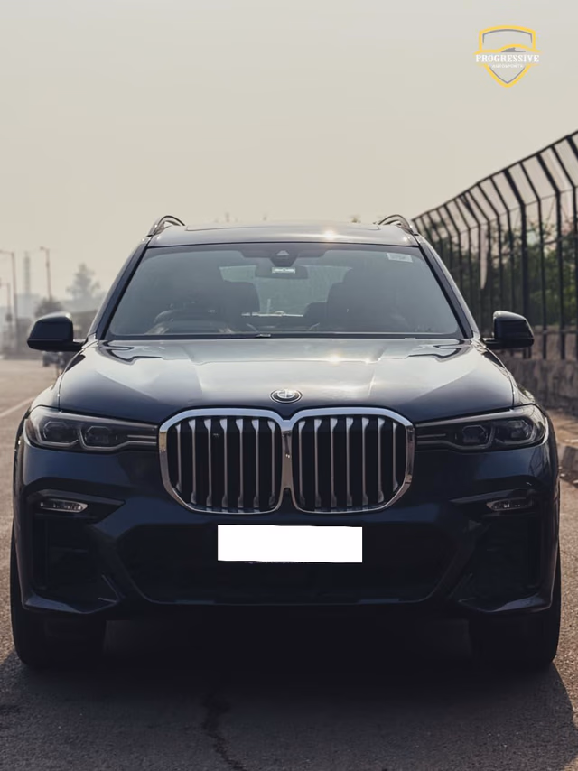 BMW BMW X7 view 2