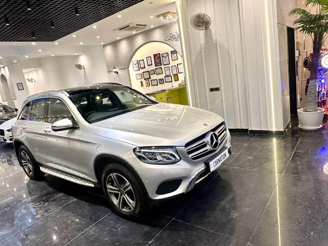 Mercedes-Benz Mercedes-Benz GLC view 2
