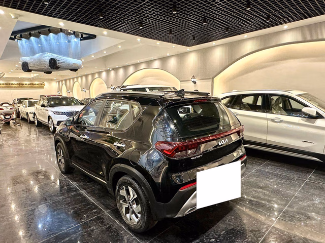 Kia Kia Sonet view 2