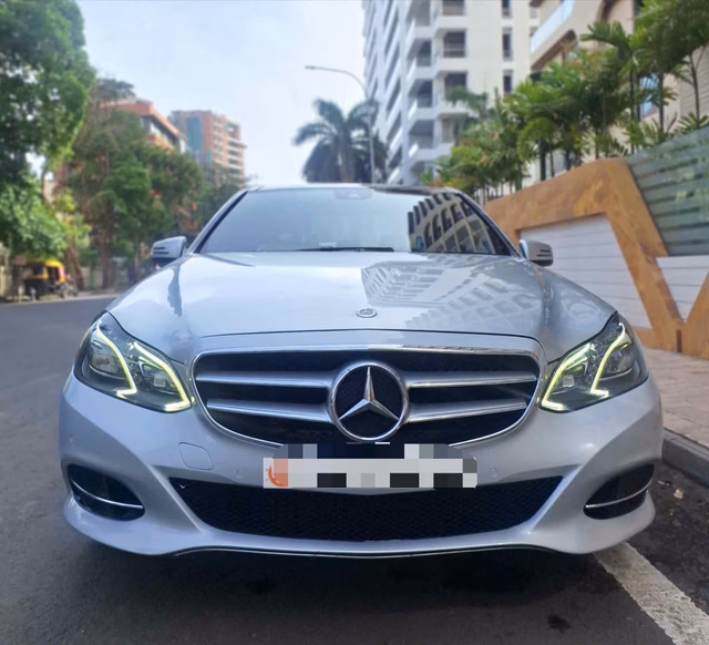 Mercedes-Benz Mercedes-Benz E-Class view 5