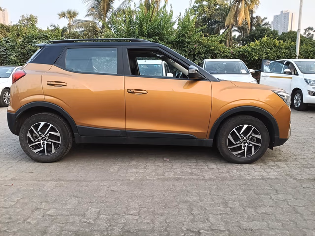 Mahindra Mahindra XUV300 view 3