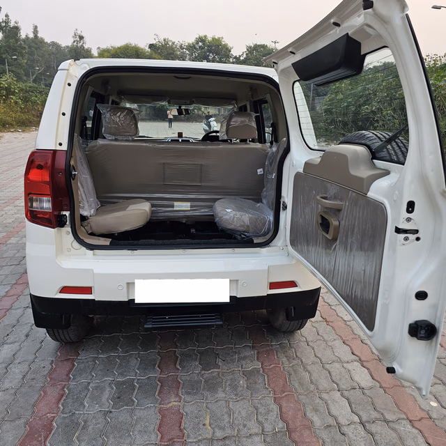 Mahindra Mahindra Bolero Neo view 4