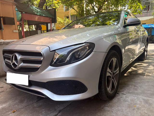 Mercedes-Benz Mercedes-Benz E-Class view 5