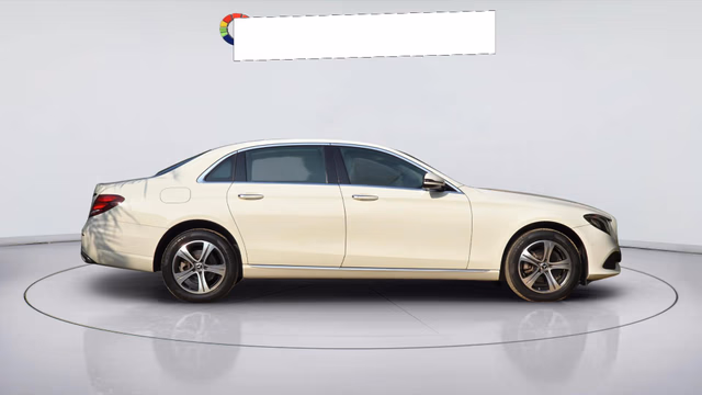 Mercedes-Benz Mercedes-Benz E-Class view 3