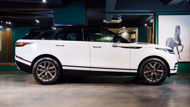 Land Rover Land Rover Range Rover Velar view 3