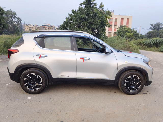 Kia Kia Sonet view 3