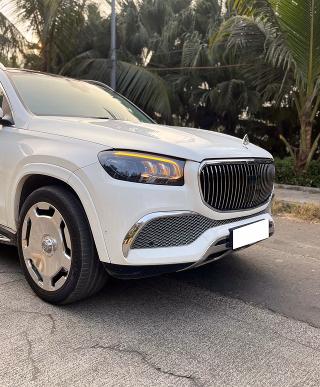 Mercedes-Benz Mercedes-Benz GLS view 2