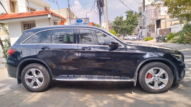 Mercedes-Benz Mercedes-Benz GLC view 3