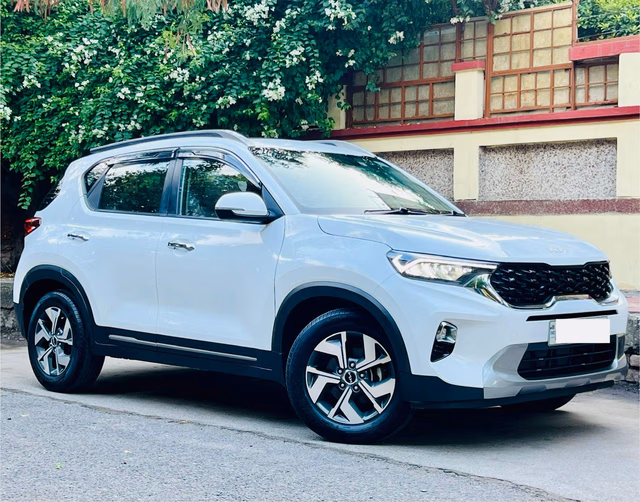 Kia Kia Sonet view 2