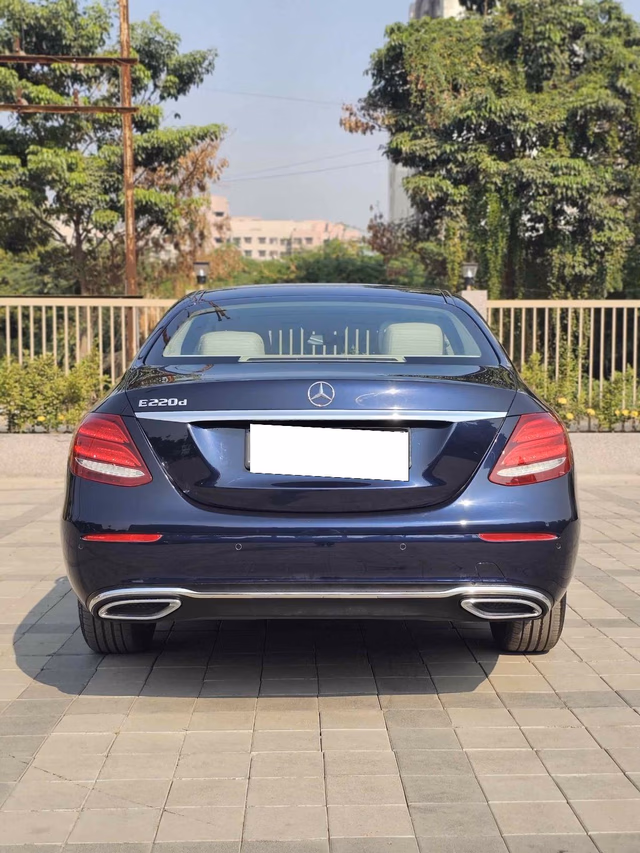 Mercedes-Benz Mercedes-Benz E-Class view 3
