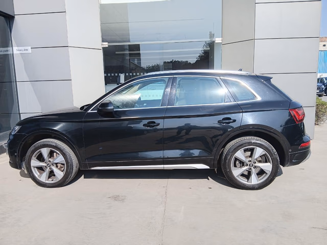 Audi Audi Q5 view 5