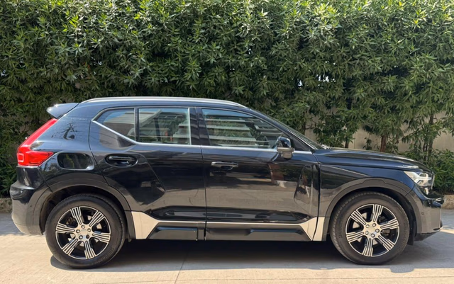 Volvo Volvo XC40 view 3