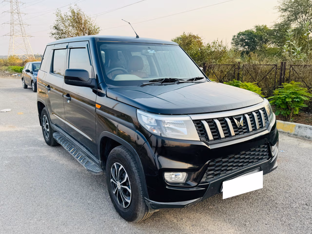 Mahindra Mahindra Bolero Neo view 2