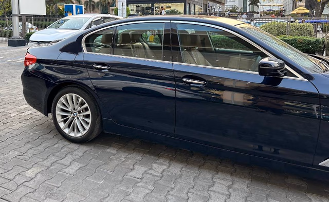 BMW BMW 5 Series view 3