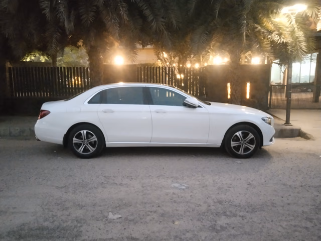 Mercedes-Benz Mercedes-Benz E-Class view 3