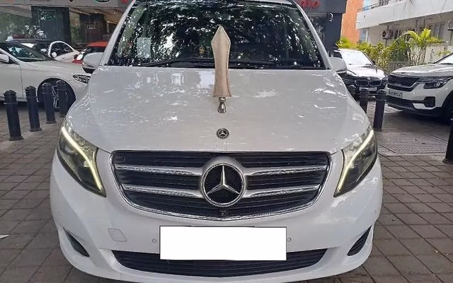 Mercedes-Benz Mercedes-Benz V-Class view 4