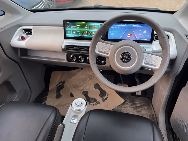 MG MG Comet EV view 3