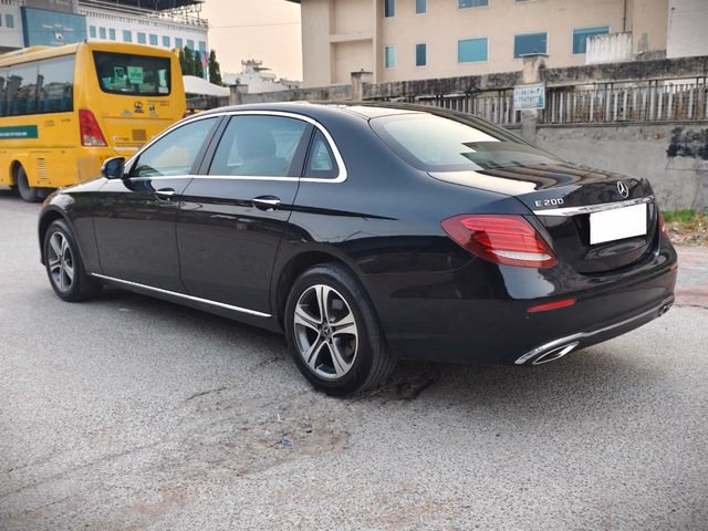 Mercedes-Benz Mercedes-Benz E-Class view 5