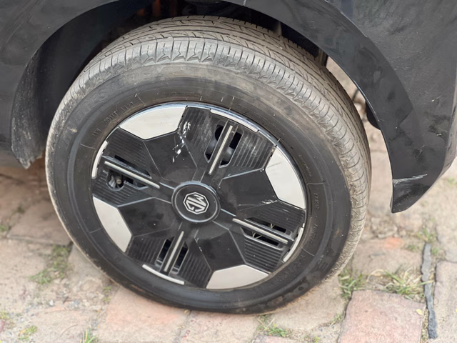 MG MG Comet EV view 4