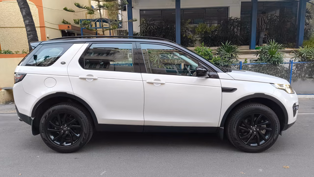 Land Rover Land Rover Discovery Sport view 3