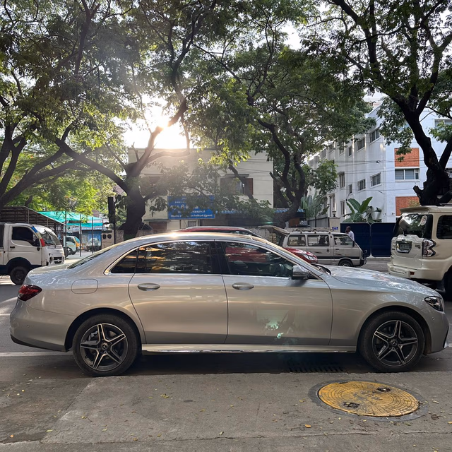 Mercedes-Benz Mercedes-Benz E-Class view 3