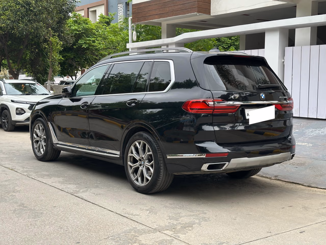 BMW BMW X7 view 5