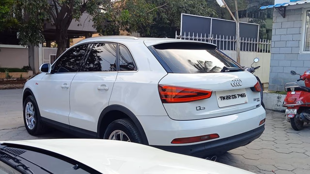 Audi Audi Q3 view 5