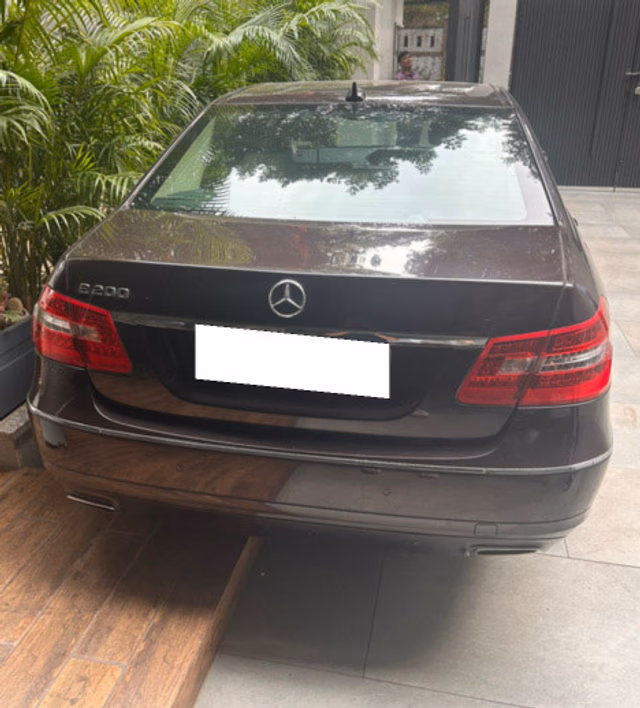 Mercedes-Benz Mercedes-Benz E-Class view 4