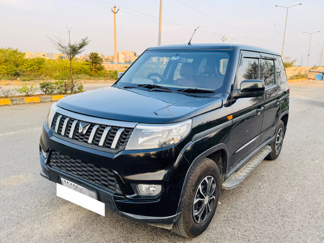 Mahindra Mahindra Bolero Neo view 4