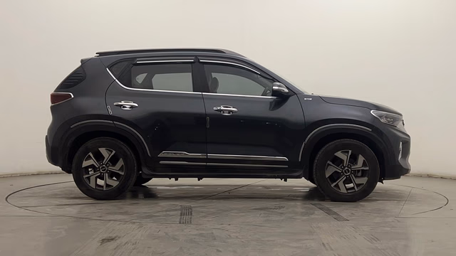 Kia Kia Seltos view 4