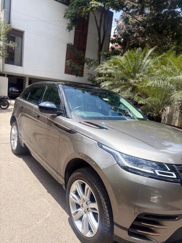 Land Rover Land Rover Range Rover Velar view 2