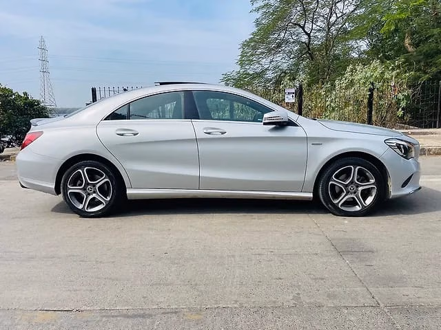 Mercedes-Benz Mercedes-Benz CLA view 3